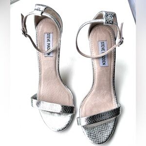 Steve Madden Silver Snake Skin Strap Heel, Size 8